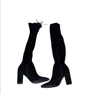 Heeled black boots